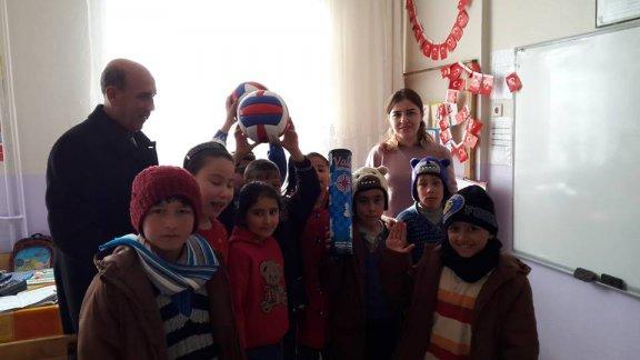 İlçe Milli Eğitim Müdürümüz Erkan YILDIZ Aksu Köyü İlkokulunu ziyaret etti.