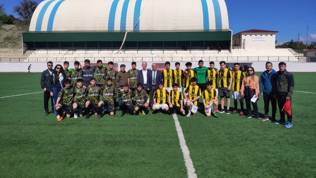 Liseler Arası  Futbol ve Voleybol Maçları Başladı.