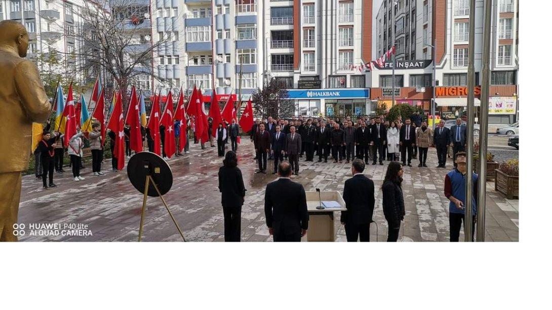 24 Kasım Öğretmenler Günü Münasebetiyle Hükümet Konağı Önünde Çelenk Sunma Töreni Düzenlendi.